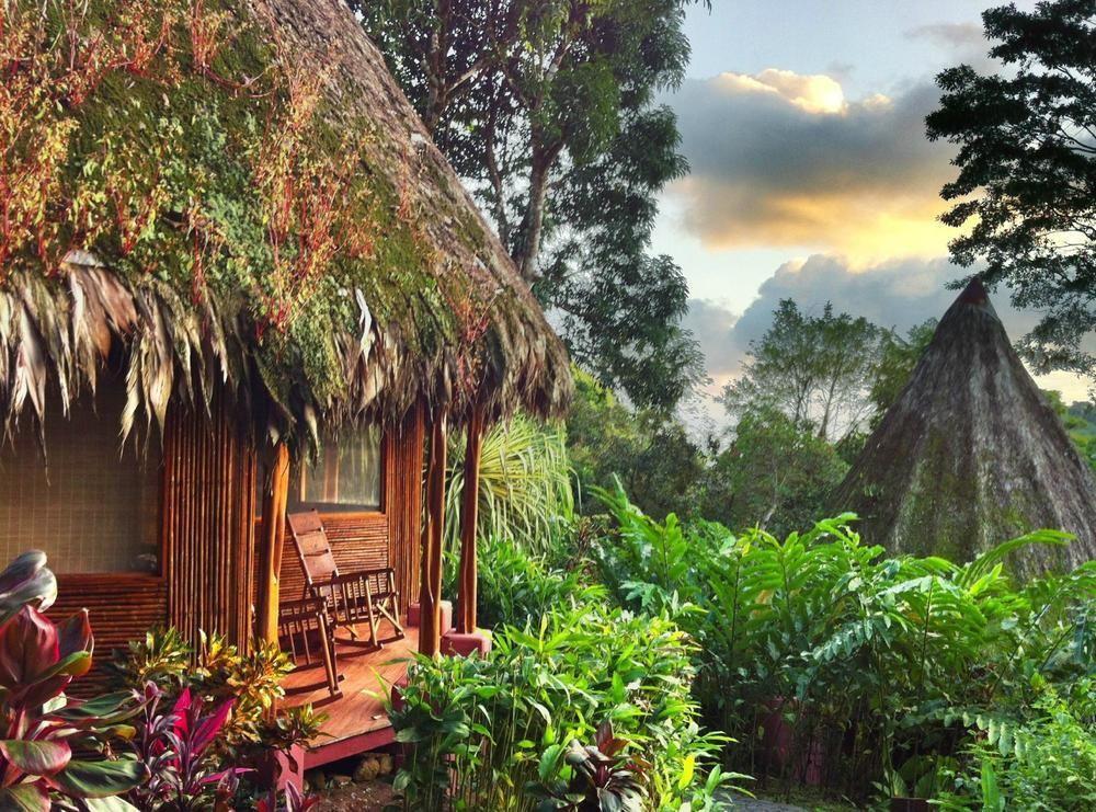 Luna Lodge Carate Exterior photo
